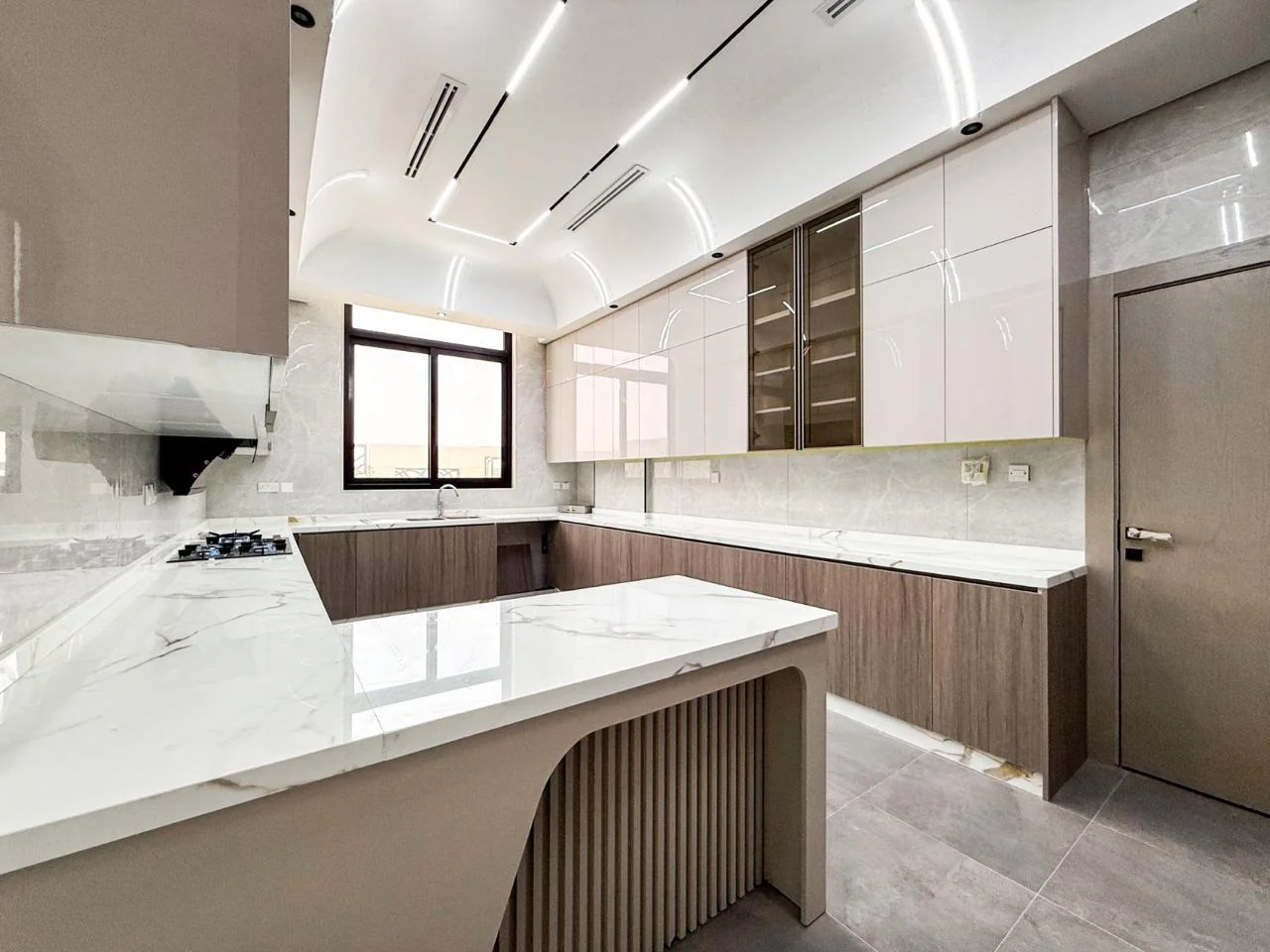 Tilal City, Al Sharja - 5 BHK Contemporary villa with Swimming Pool